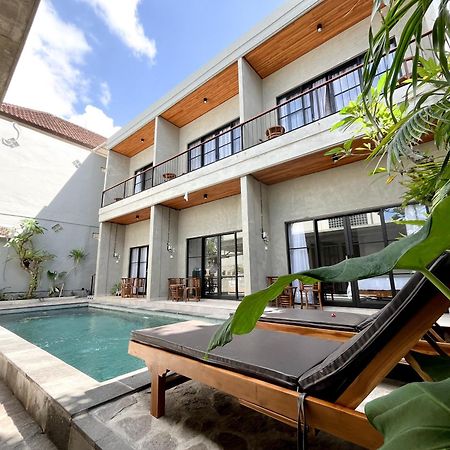 Adi Surya Guest House سمينياك المظهر الخارجي الصورة