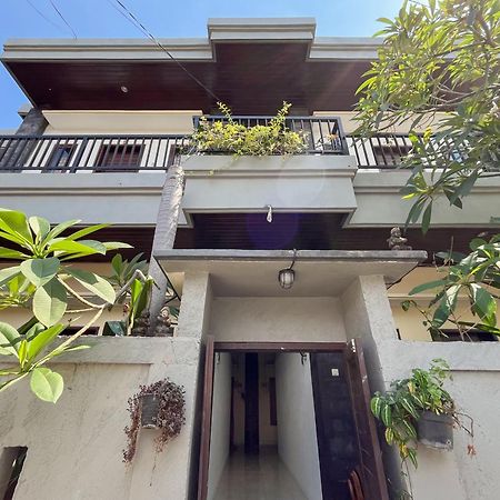Adi Surya Guest House سمينياك المظهر الخارجي الصورة