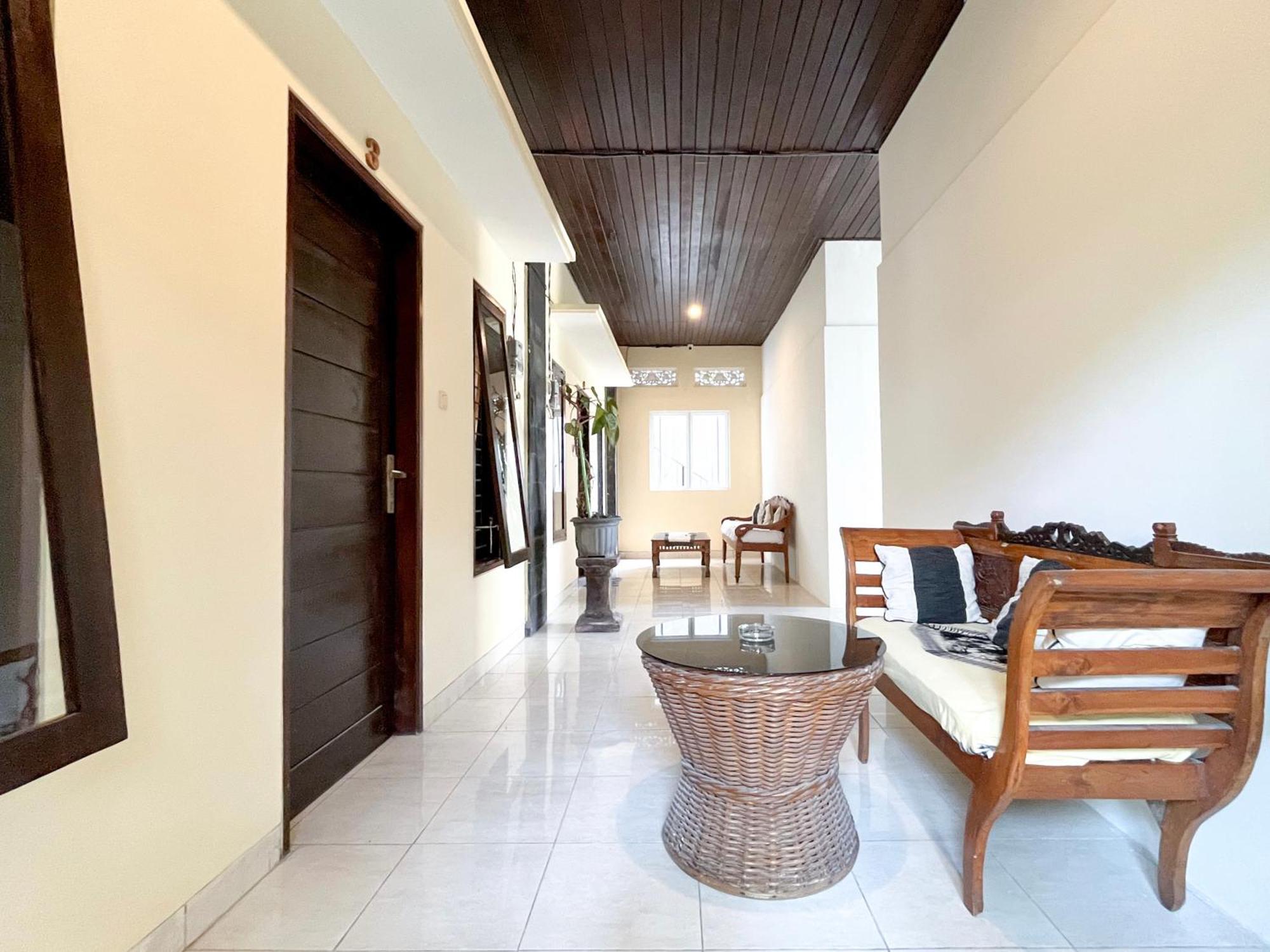 Adi Surya Guest House سمينياك المظهر الخارجي الصورة