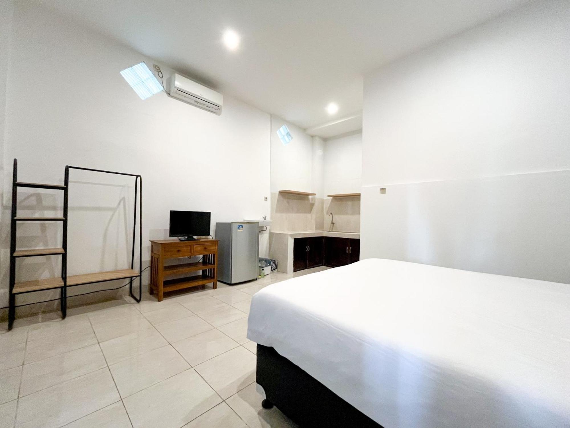 Adi Surya Guest House سمينياك المظهر الخارجي الصورة